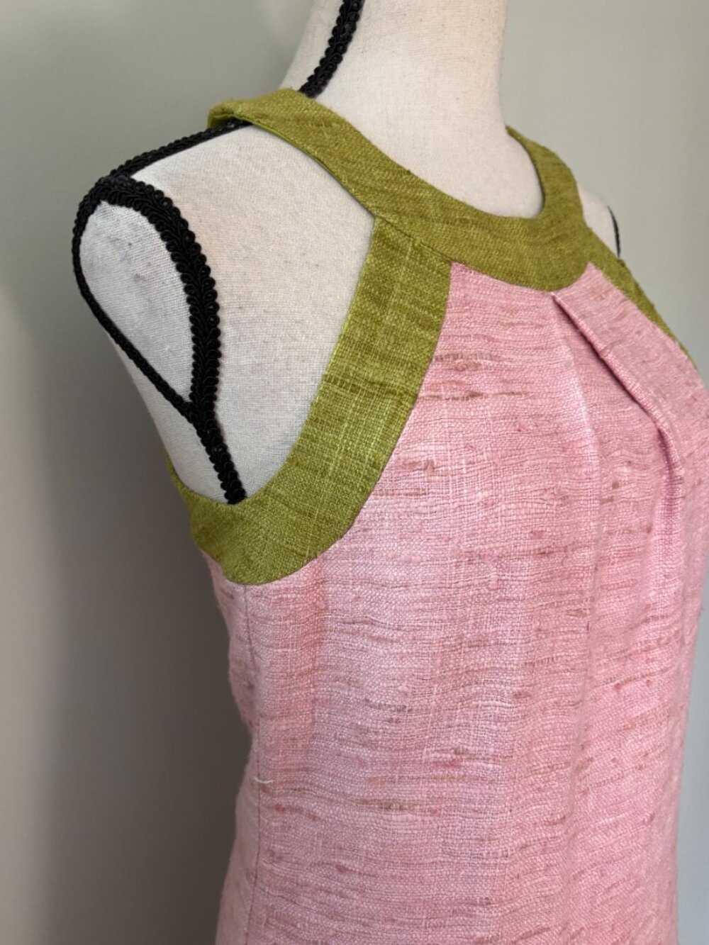 Trina Turk Pink & Olive Colorblock Silk Shift Dress Size 0 Like New - Picture 3 of 7